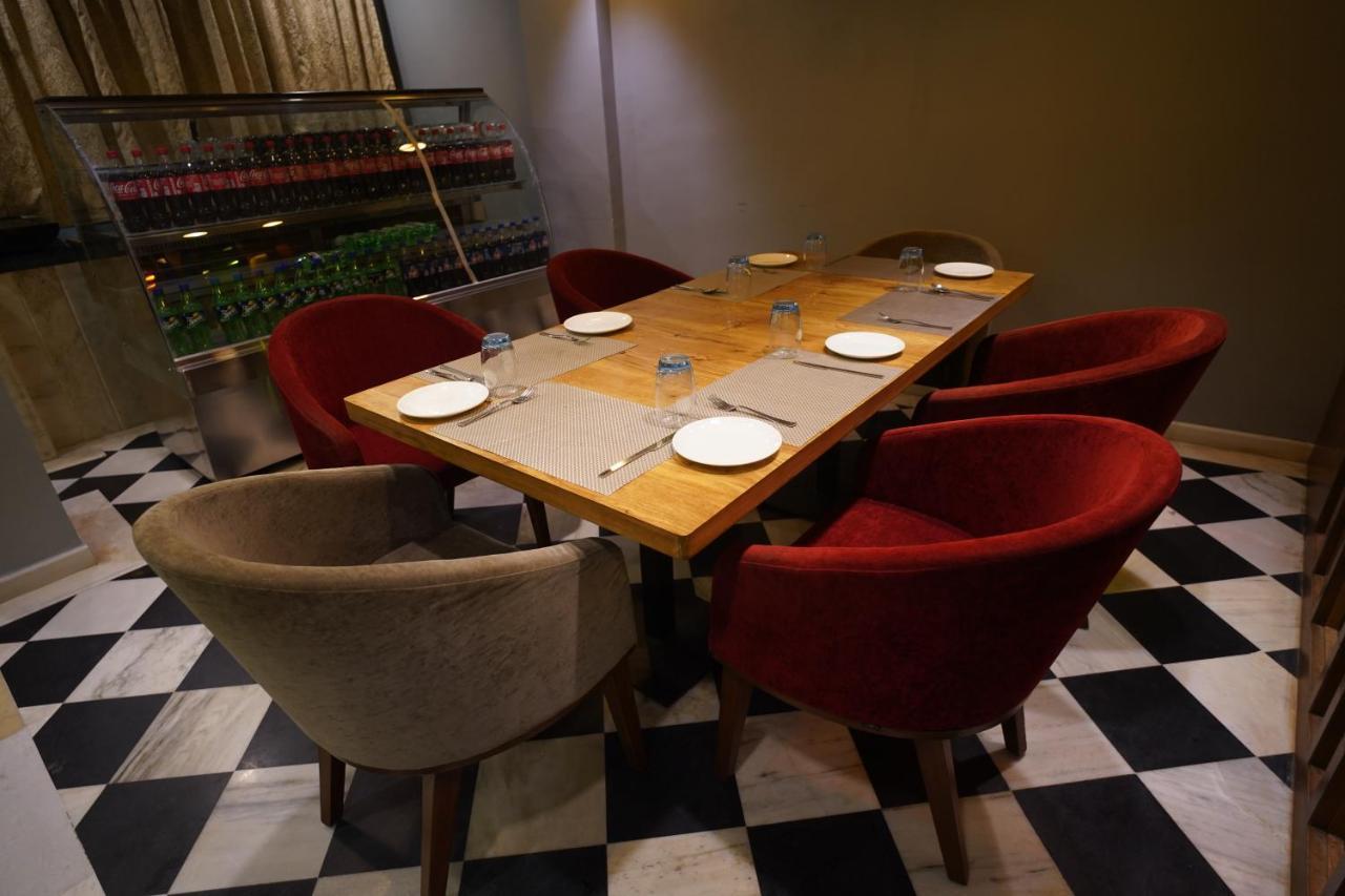 Fabhotel Naivara Boutique ウダイプル エクステリア 写真
