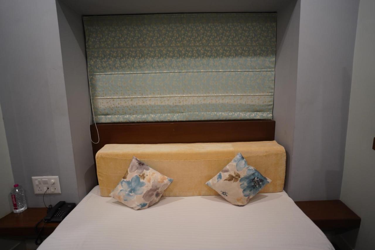 Fabhotel Naivara Boutique ウダイプル エクステリア 写真