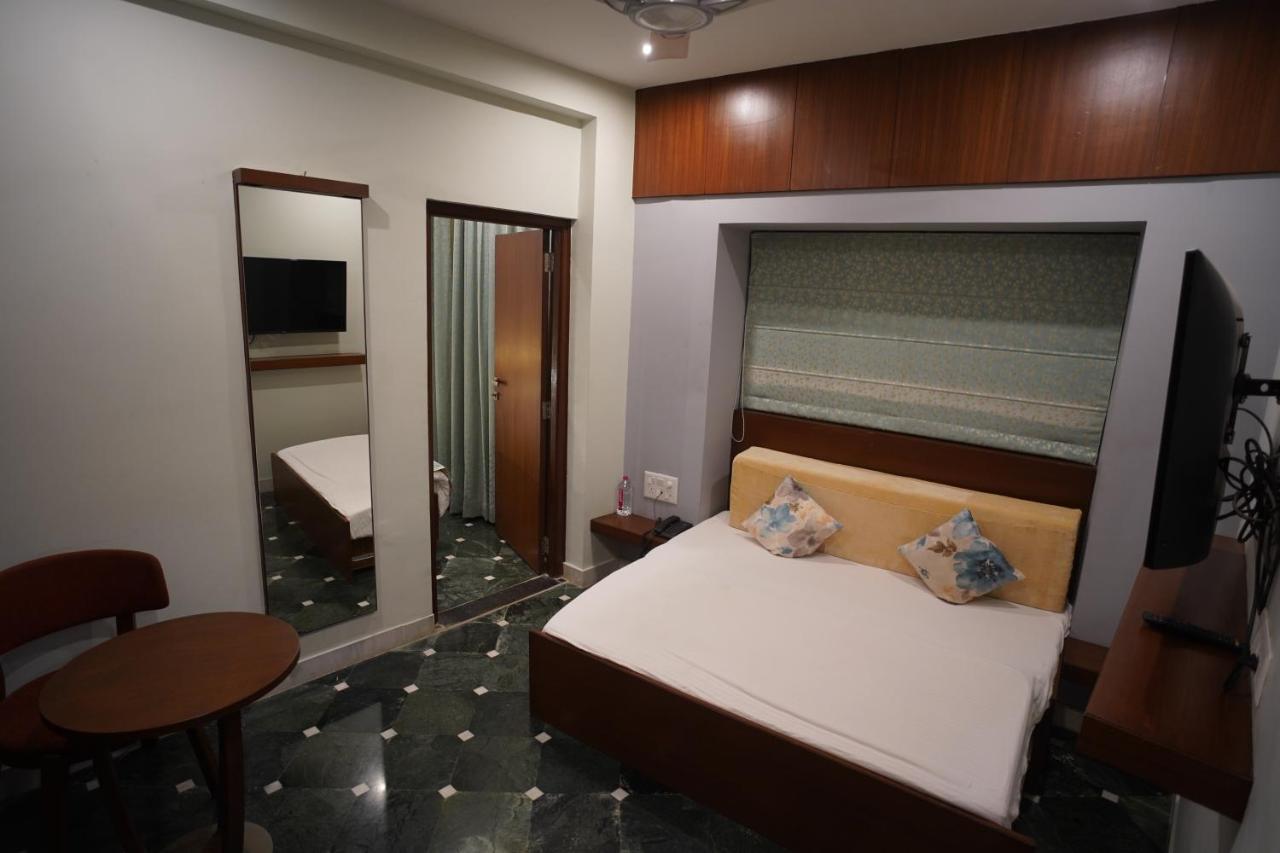 Fabhotel Naivara Boutique ウダイプル エクステリア 写真