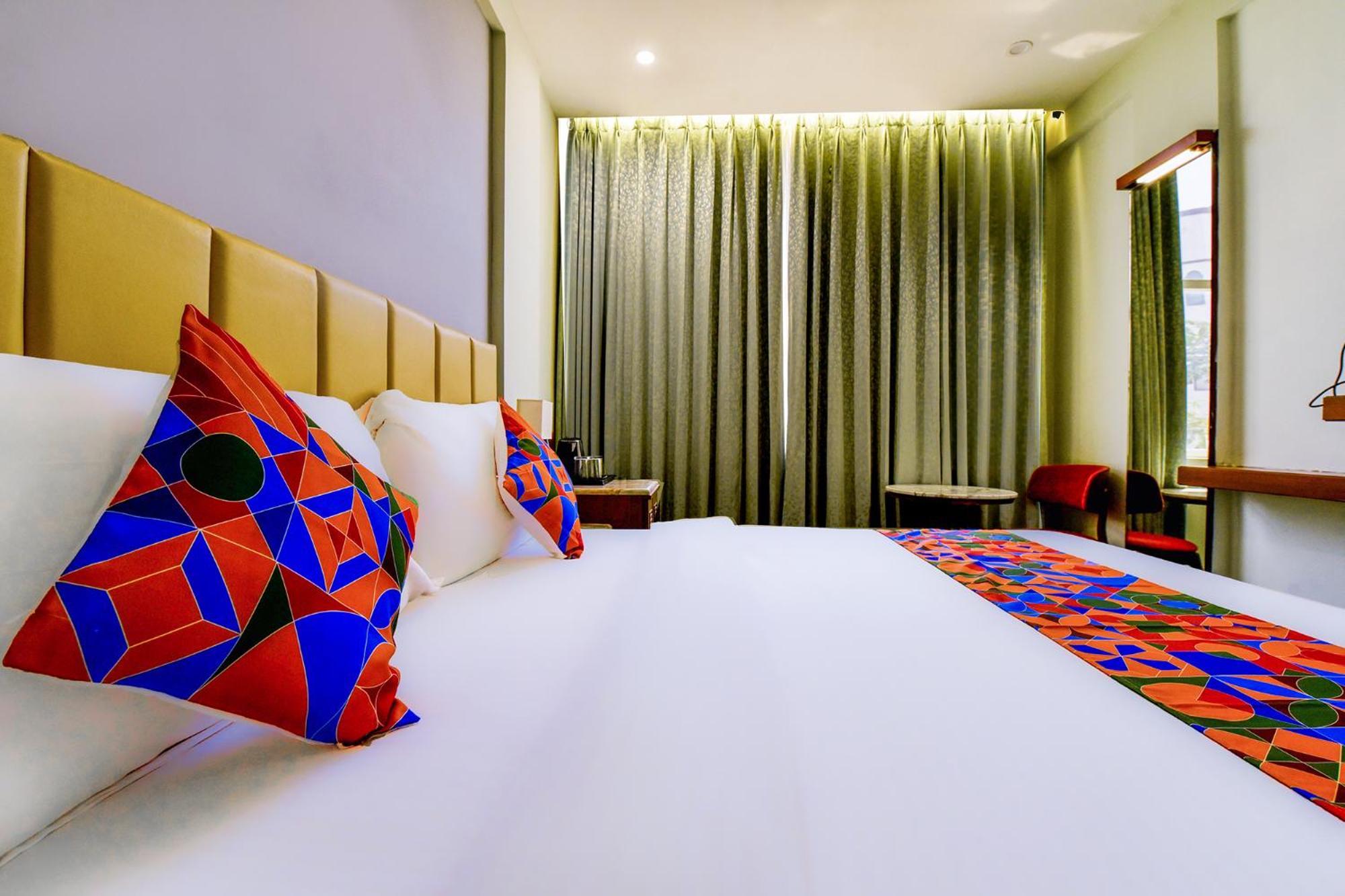 Fabhotel Naivara Boutique ウダイプル エクステリア 写真
