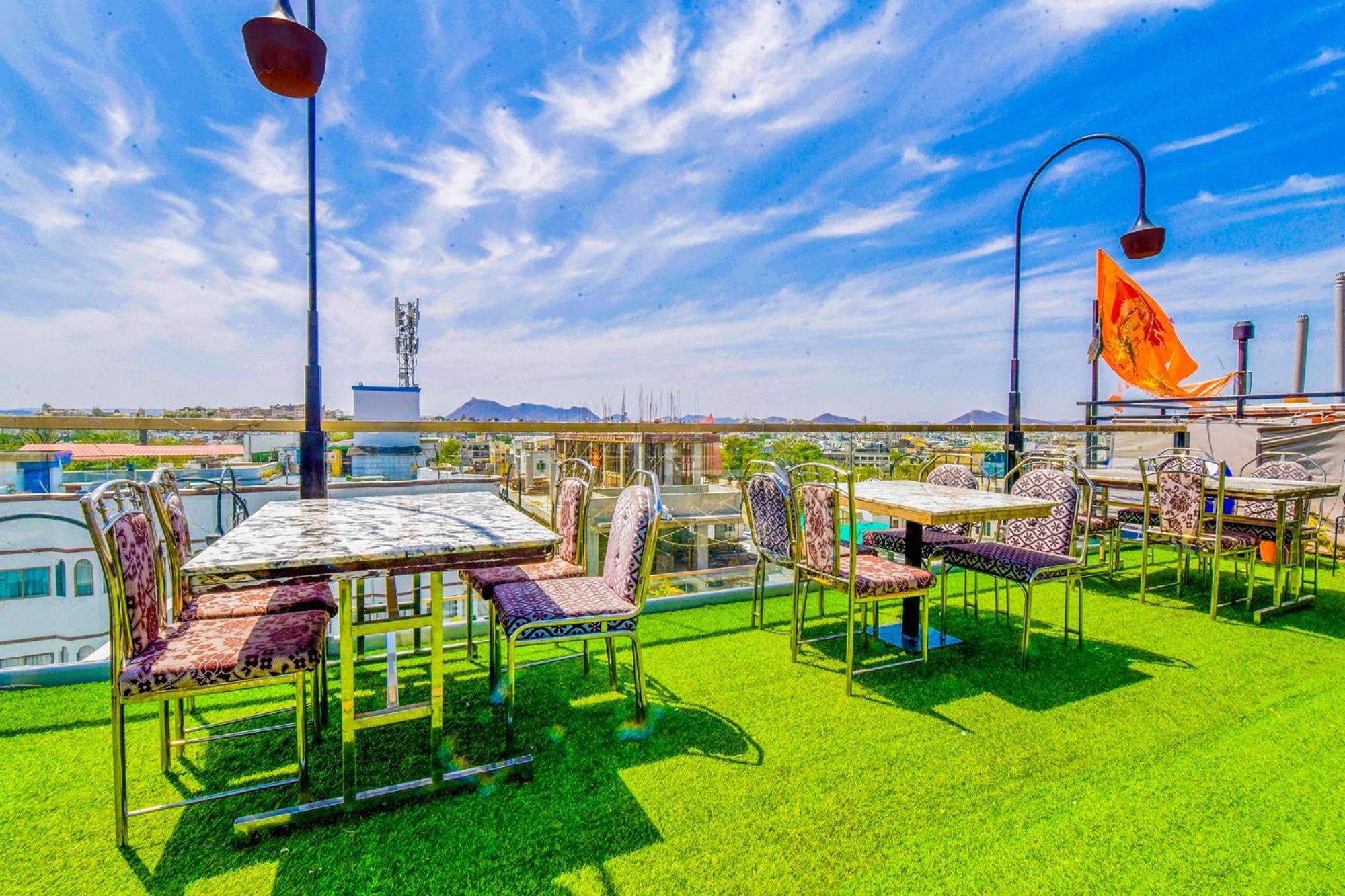 Fabhotel Naivara Boutique ウダイプル エクステリア 写真
