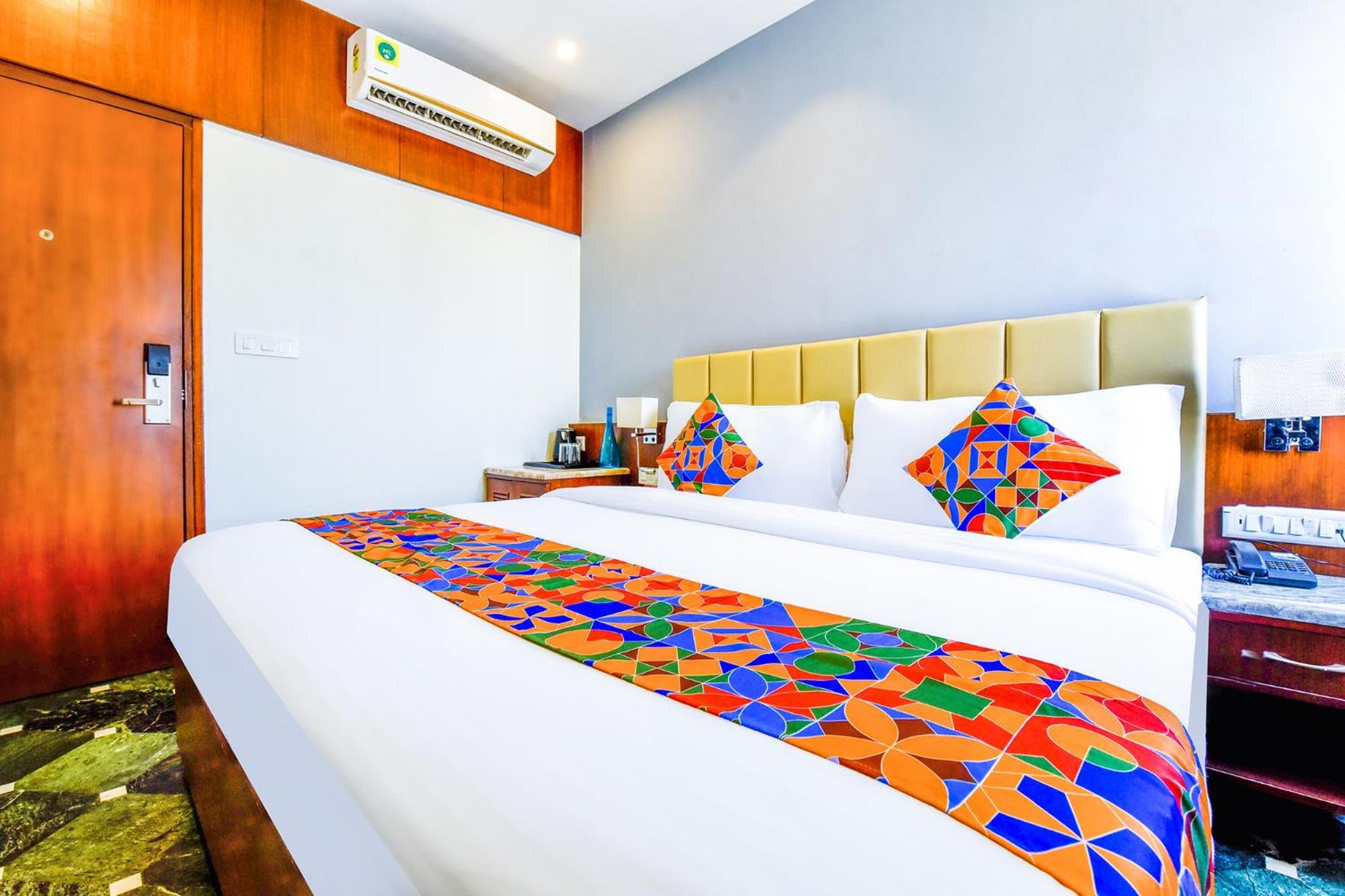 Fabhotel Naivara Boutique ウダイプル エクステリア 写真