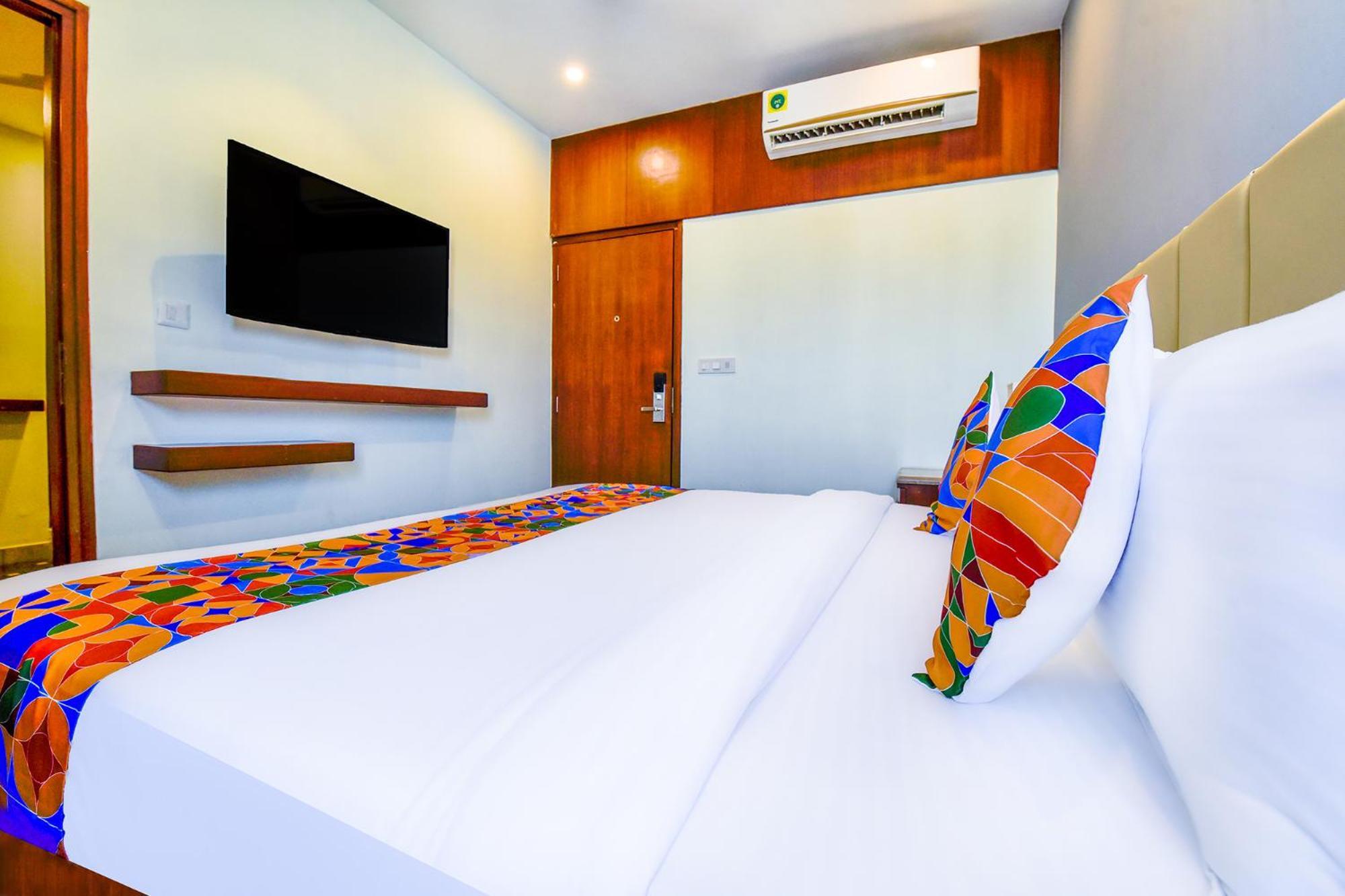 Fabhotel Naivara Boutique ウダイプル エクステリア 写真