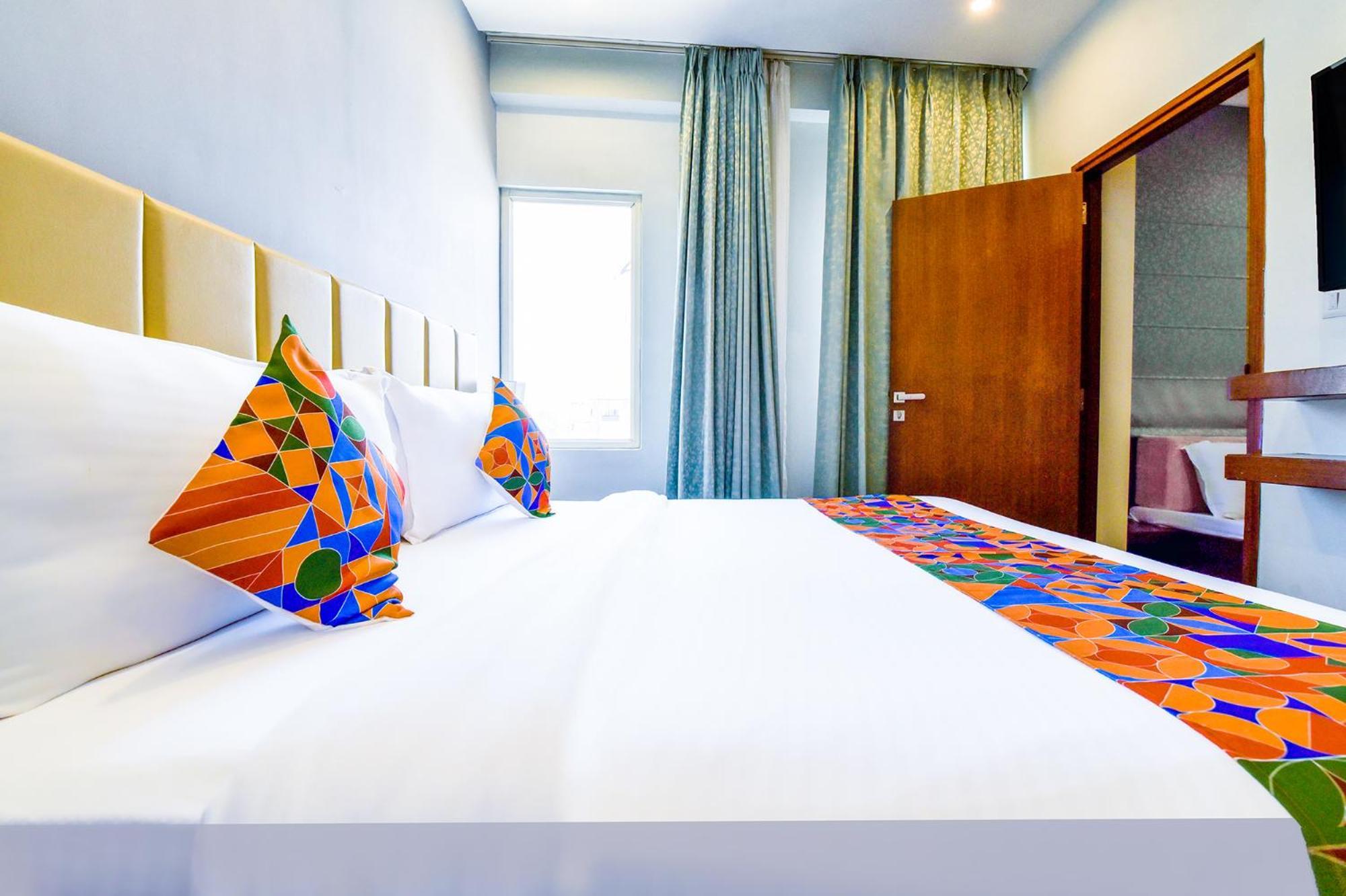 Fabhotel Naivara Boutique ウダイプル エクステリア 写真
