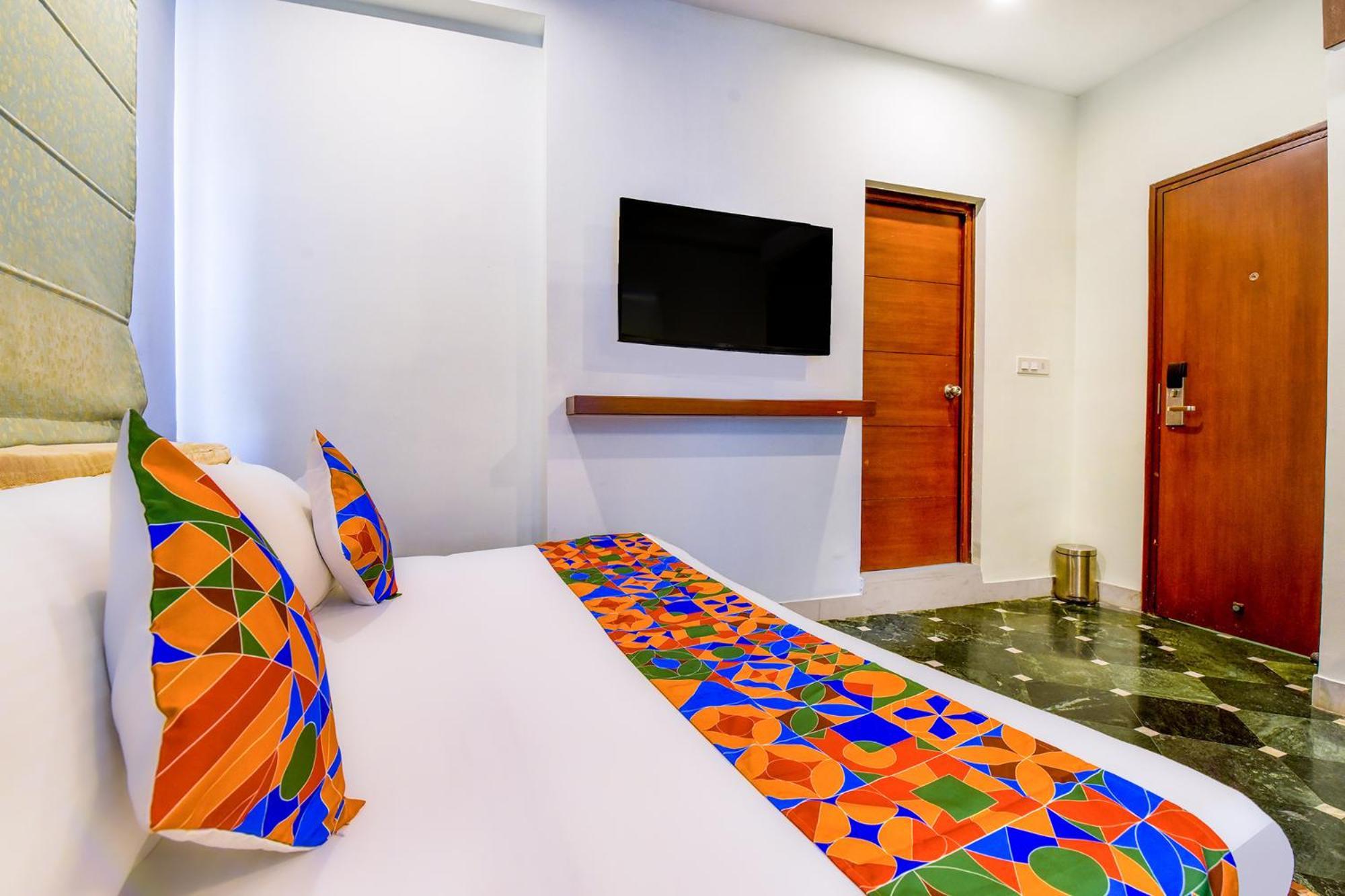 Fabhotel Naivara Boutique ウダイプル エクステリア 写真