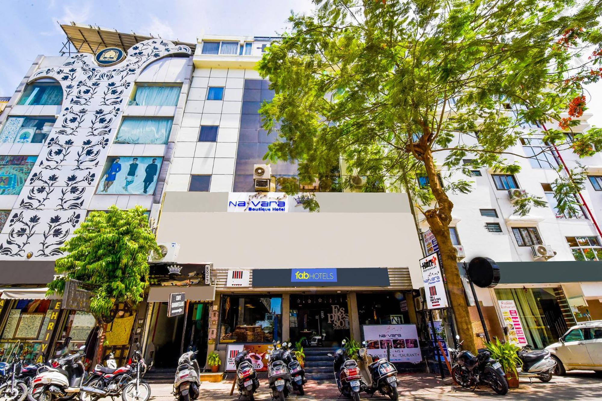 Fabhotel Naivara Boutique ウダイプル エクステリア 写真